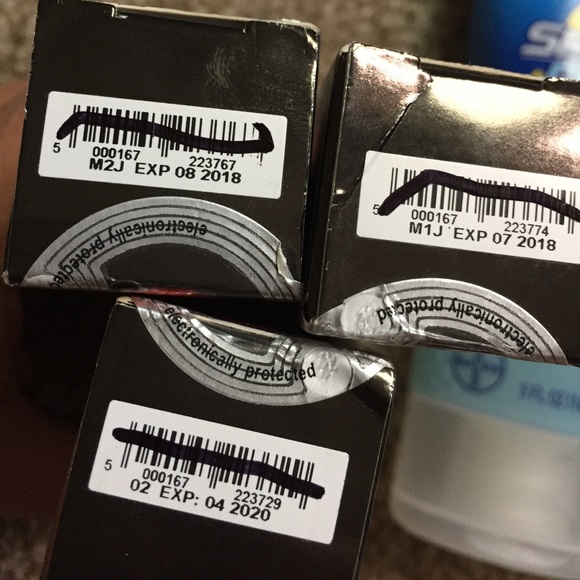 Free with purchase - Picture 6 of 7